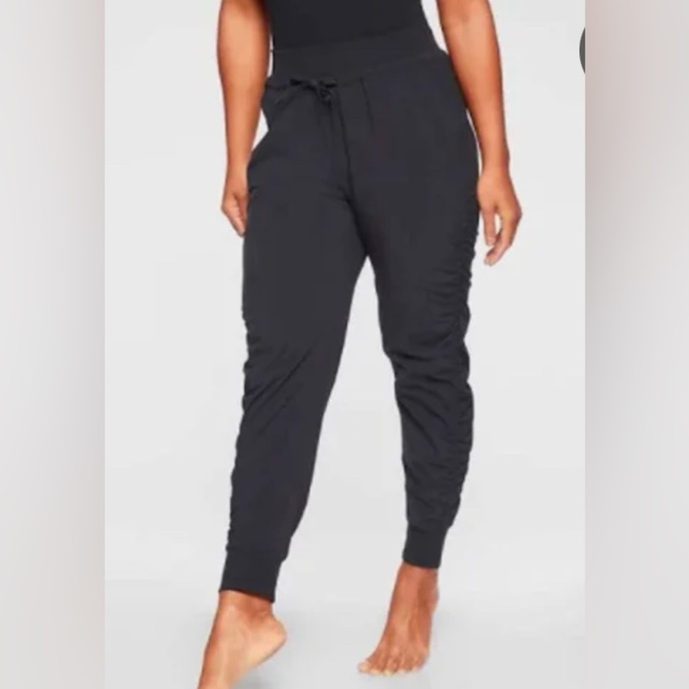 Black Attitude Pant Jogger - Athleta